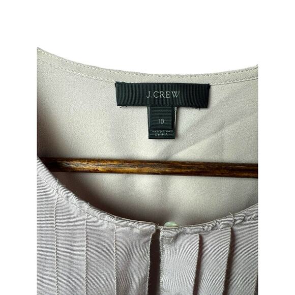 J.Crew Pleated Front Blouse – Size 10 | Elegant Sleeveless Work Top - Picture 3 of 6
